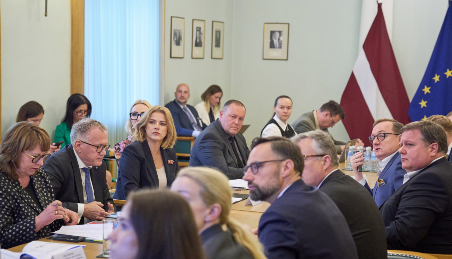 Ministru prezidente Evika Siliņa vada Finanšu sektora attīstības padomes sēdi Ministru kabineta sēžu zālē