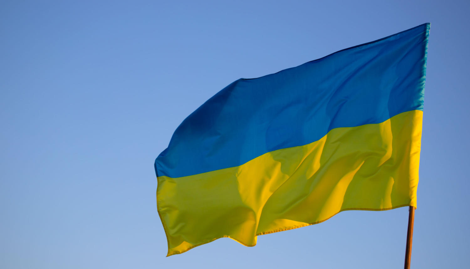 Plīvojošs Ukrainas karogs