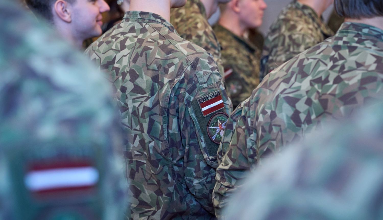 Valsts aizsardzības dienesta karavīri uniformās