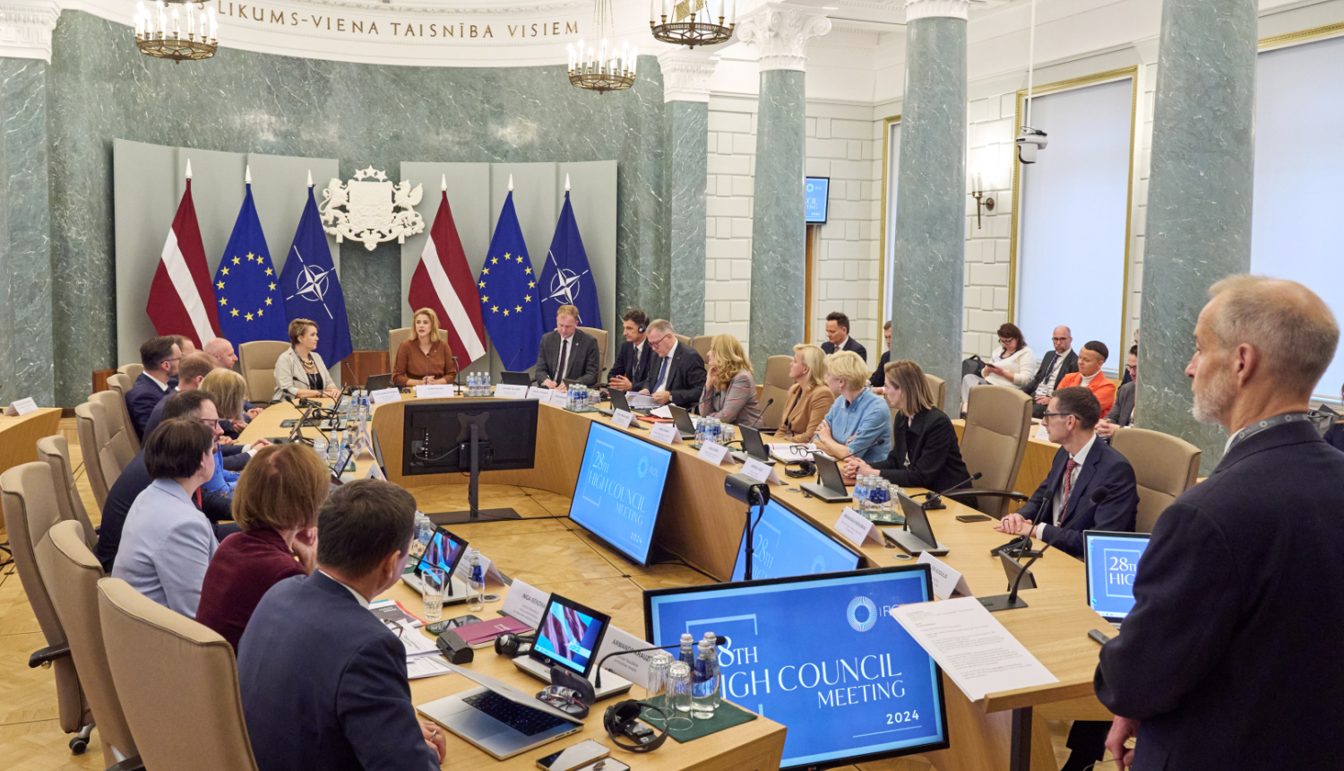 Ministru prezidente Evika Siliņa vada valdības un Ārvalstu investoru padomes Latvijā augsta līmeņa sanāksmi
