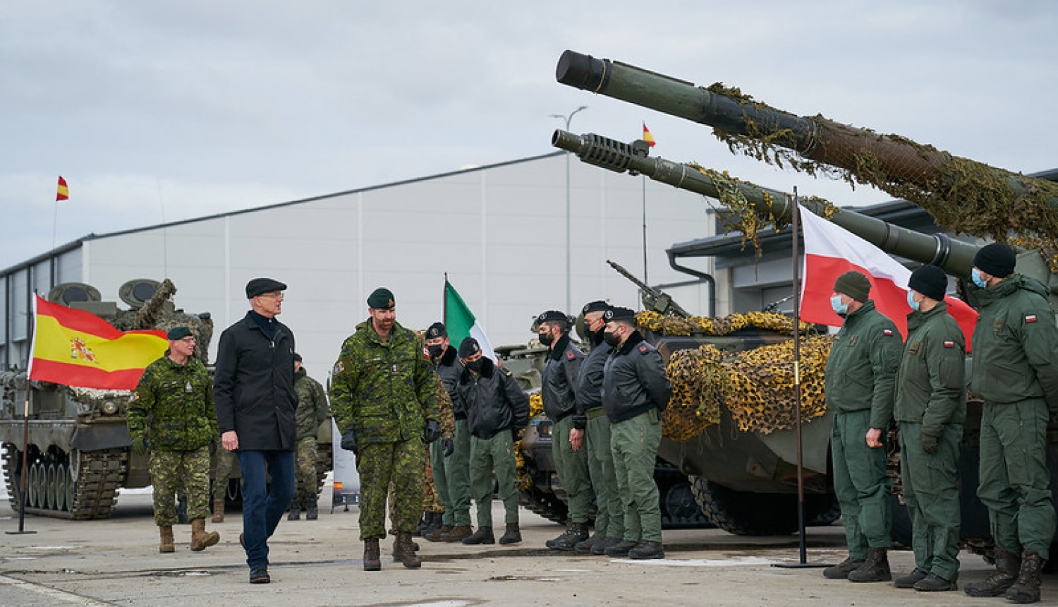 Ministru prezidents Krišjānis Kariņš apmeklēja Ādažu militāro bāzi