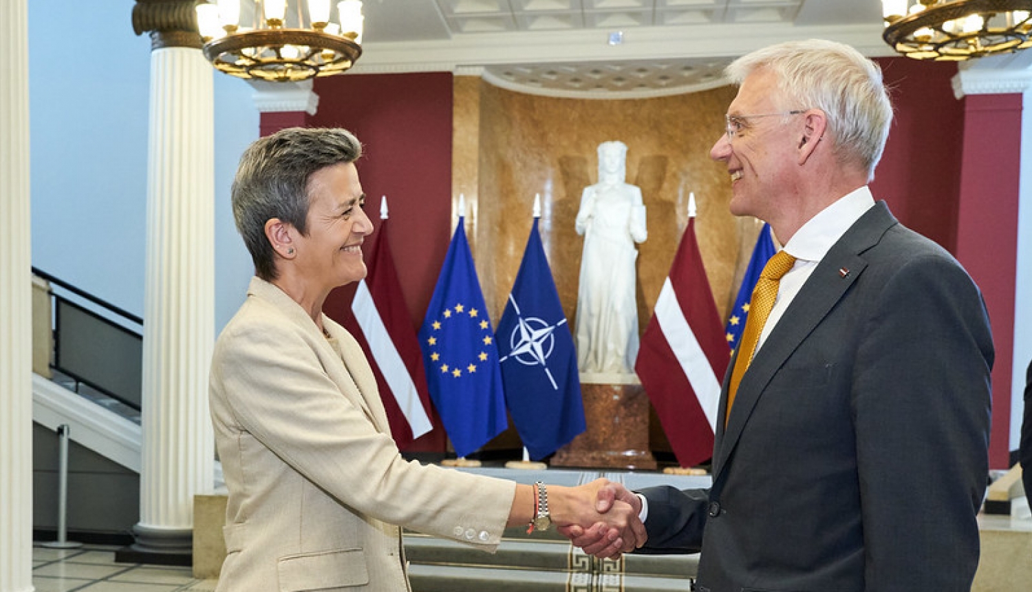 Ministru prezidents Krišjānis Kariņš un Margrēte Vestagere, Eiropas Komisijas priekšsēdētājas izpildvietniece