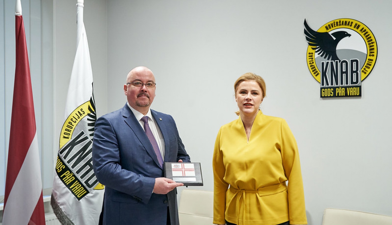 Ministru prezidente Evika Siliņa tiekas ar KNAB priekšnieku Jēkabu Straumi un biroja darbiniekiem