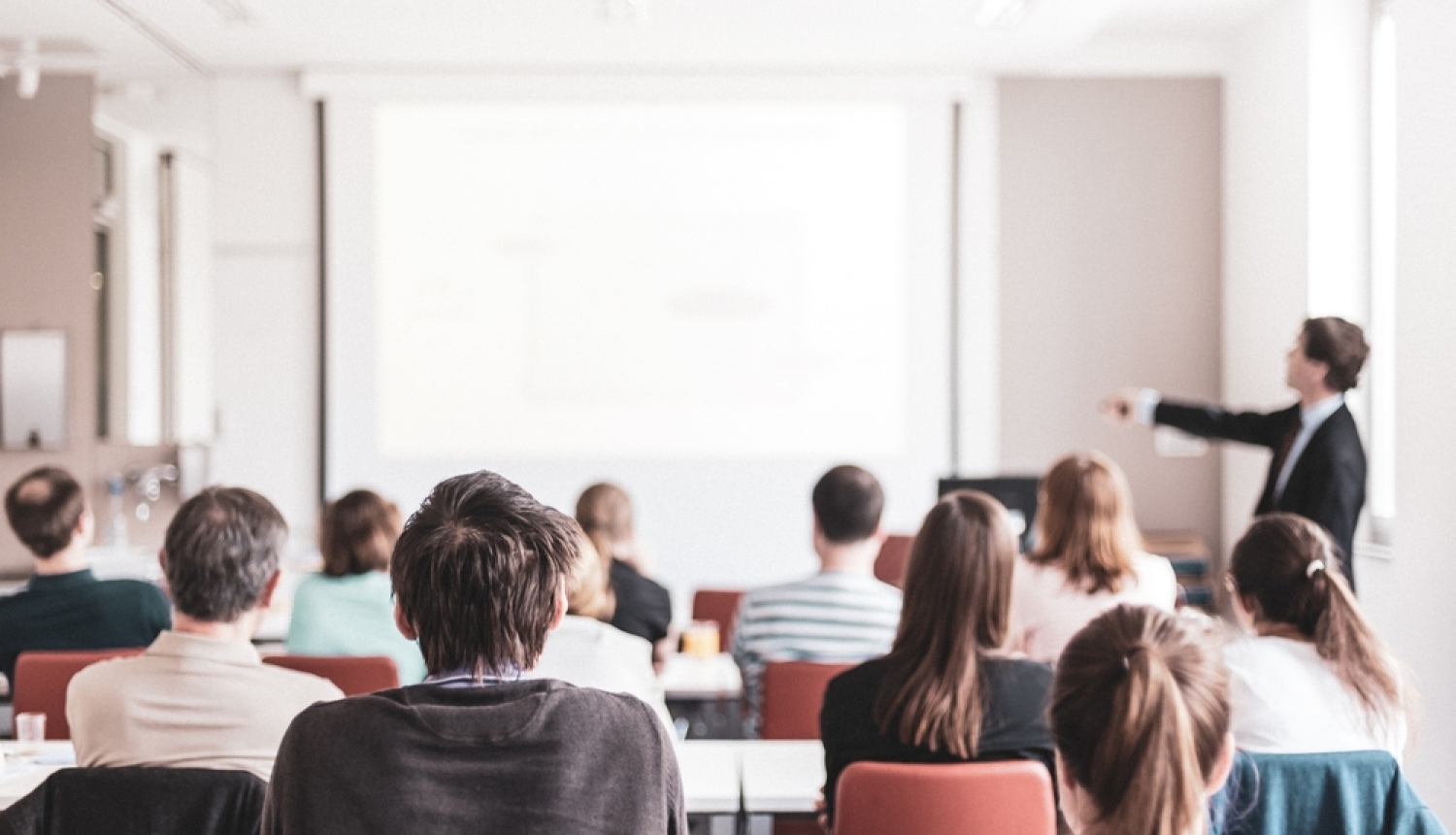 Pieaugušo izglītība, studenti klasē