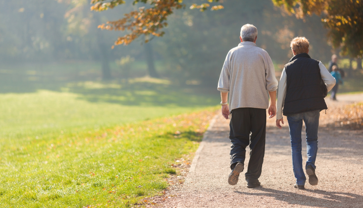 Seniori pastaigājas